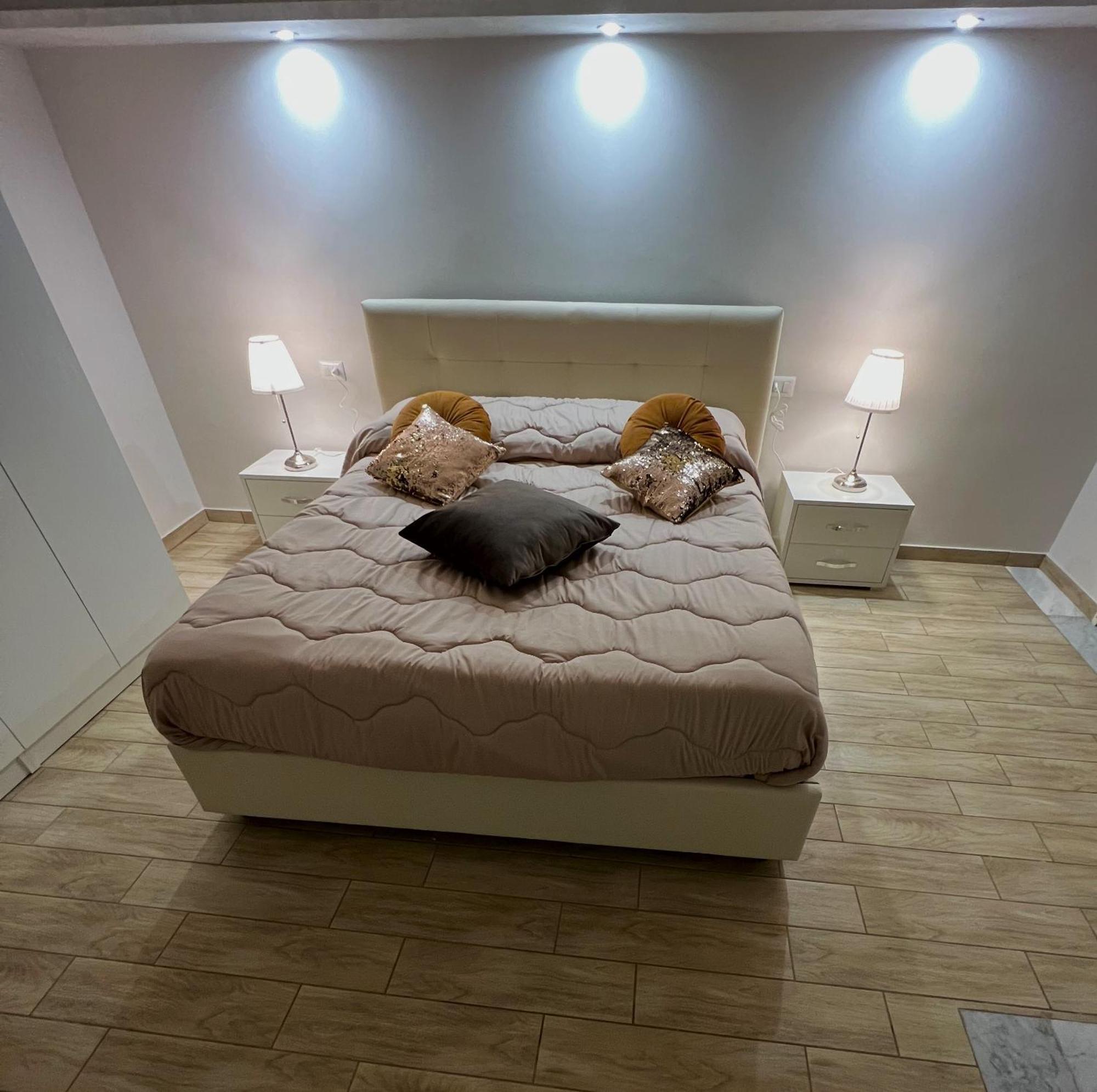 Apartamento L'Ospite Napoletano Nápoles Exterior foto