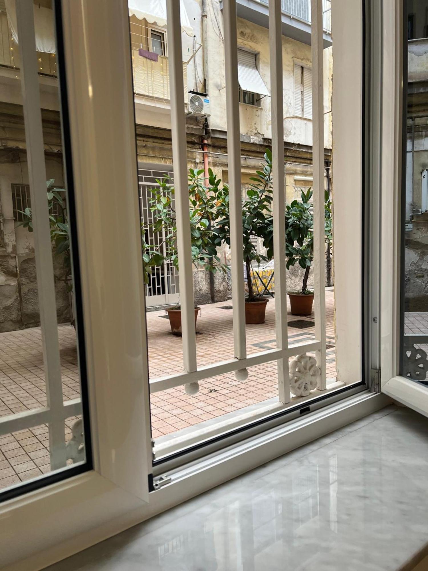 Apartamento L'Ospite Napoletano Nápoles Exterior foto